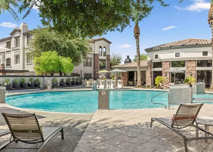 Cozysuites By The Stadium With Pool 02