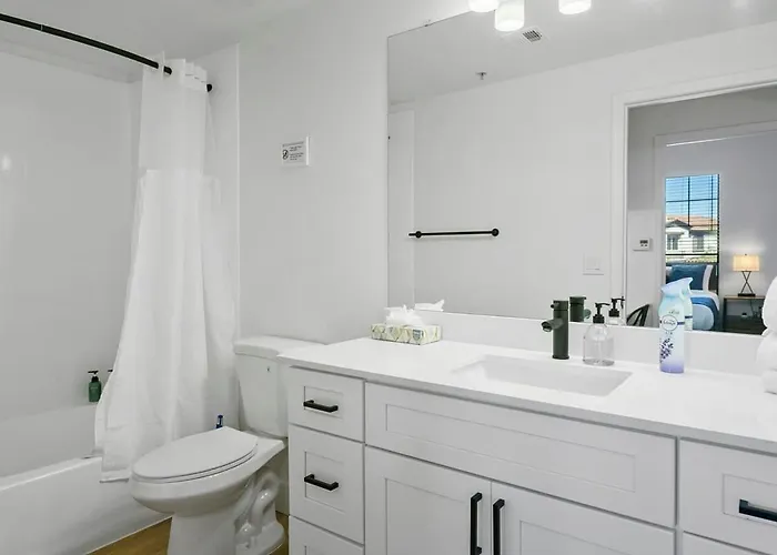 Apartment Cozysuites By The Stadium With Pool 02 Glendale