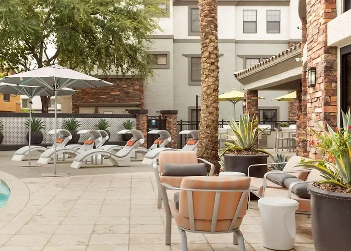 Cozysuites By The Stadium With Pool 02